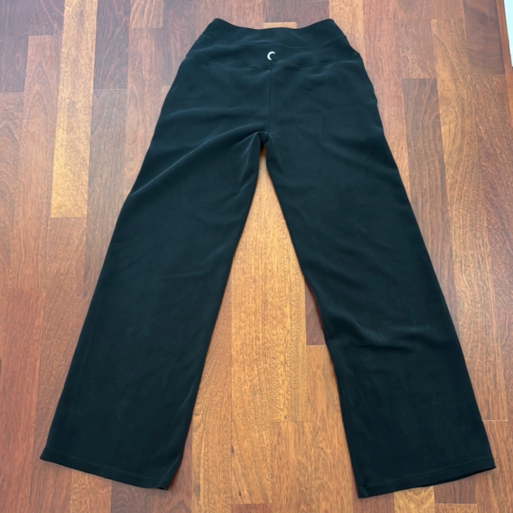 Comfy Black Women's Gym, Yoga, or Everyday Pants - Picture 8 of 8